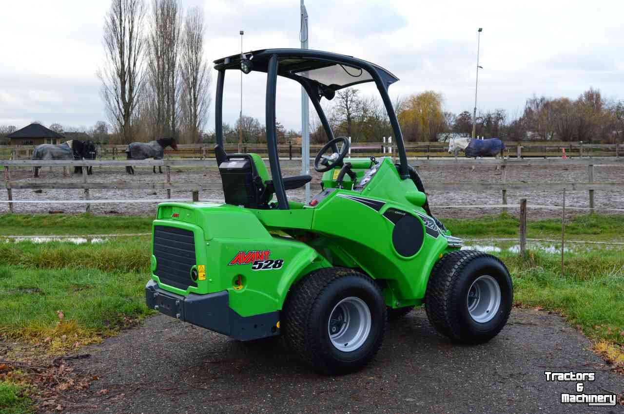 Wheelloader Avant 528 Kniklader/Shovel