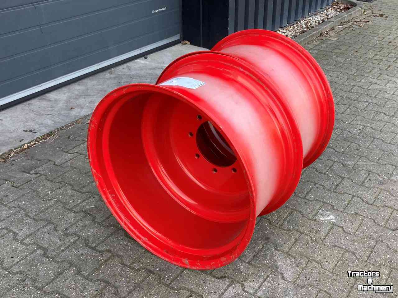 Wheels, Tyres, Rims & Dual spacers Fendt Fendt velgen 15x28 8 gaats spoorbreedte 220cm