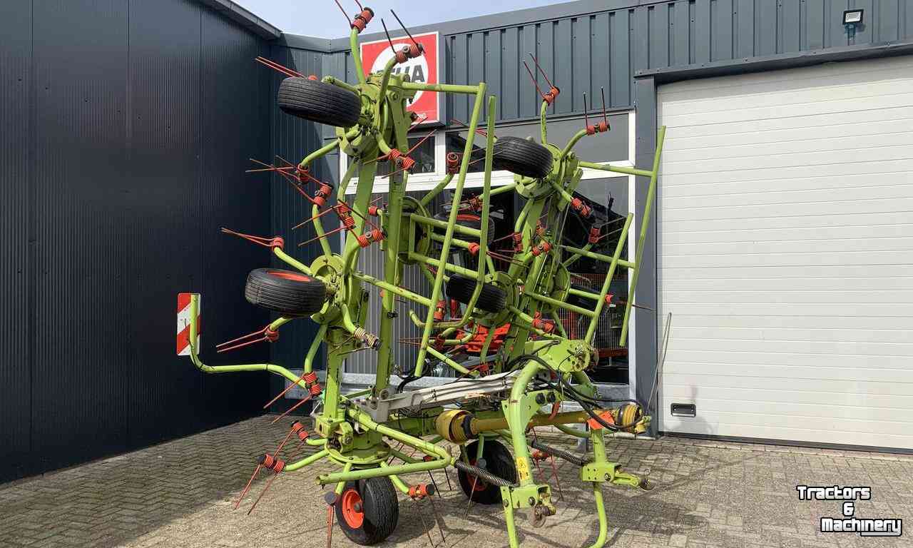 Tedder Claas Volto 870