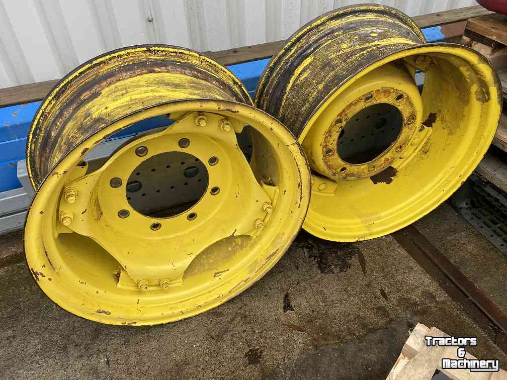 Wheels, Tyres, Rims & Dual spacers John Deere 2x velg 12w x 24 verstelbaar, steek 221/275/8