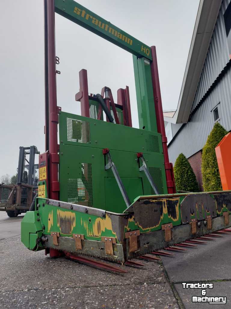 Silage block-cutter Strautmann HQ 2800 met hefmast