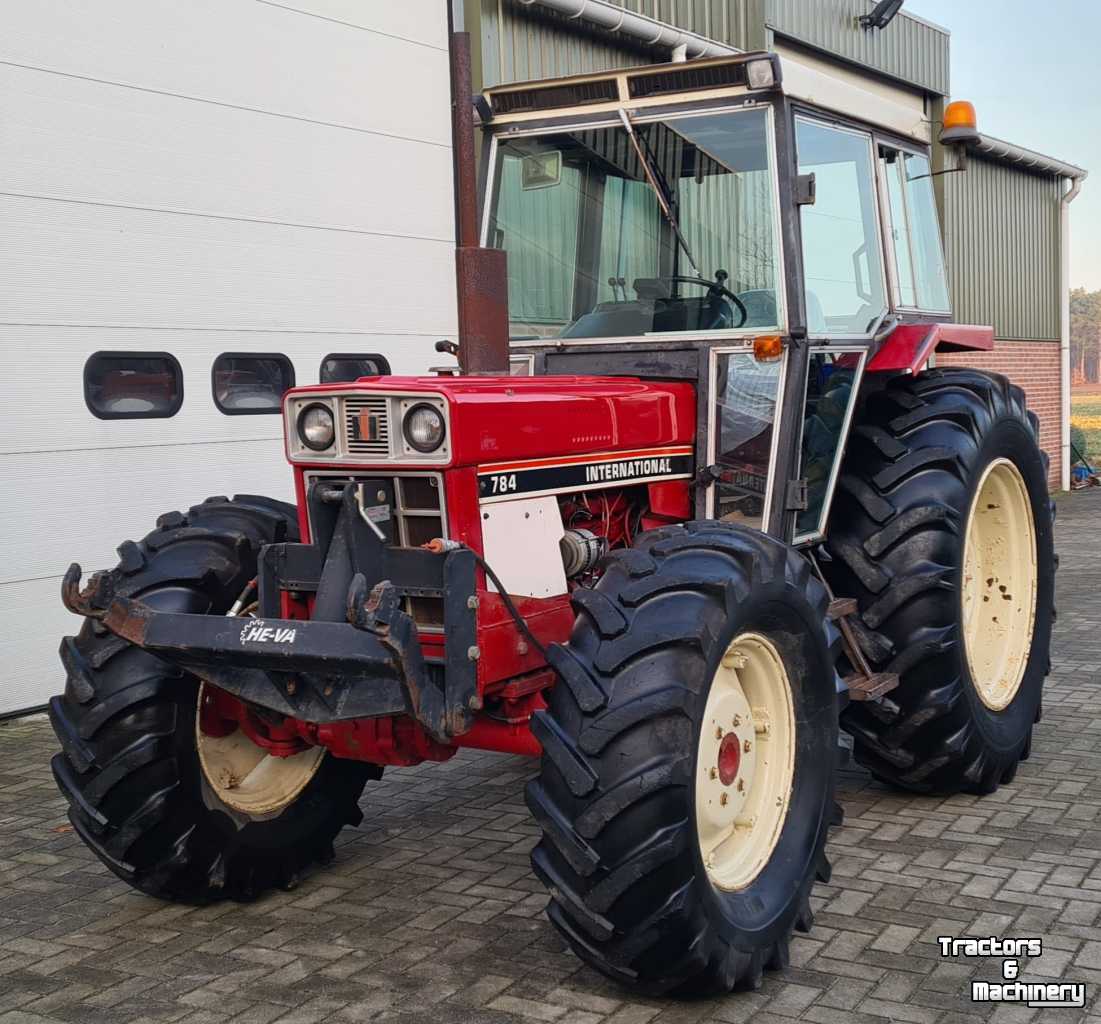 Tractors International 784