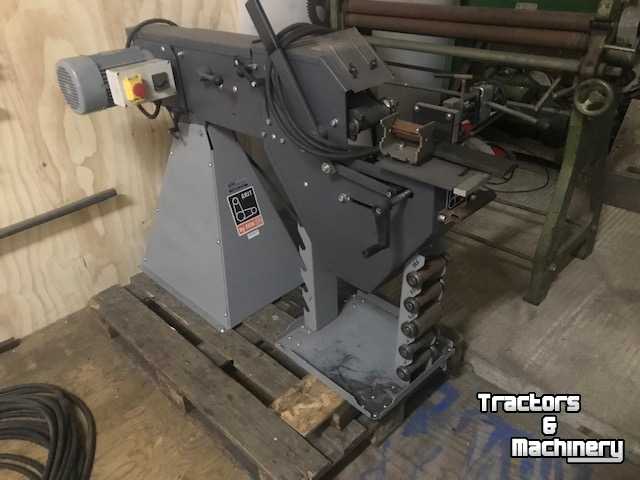 Grinding machine  75