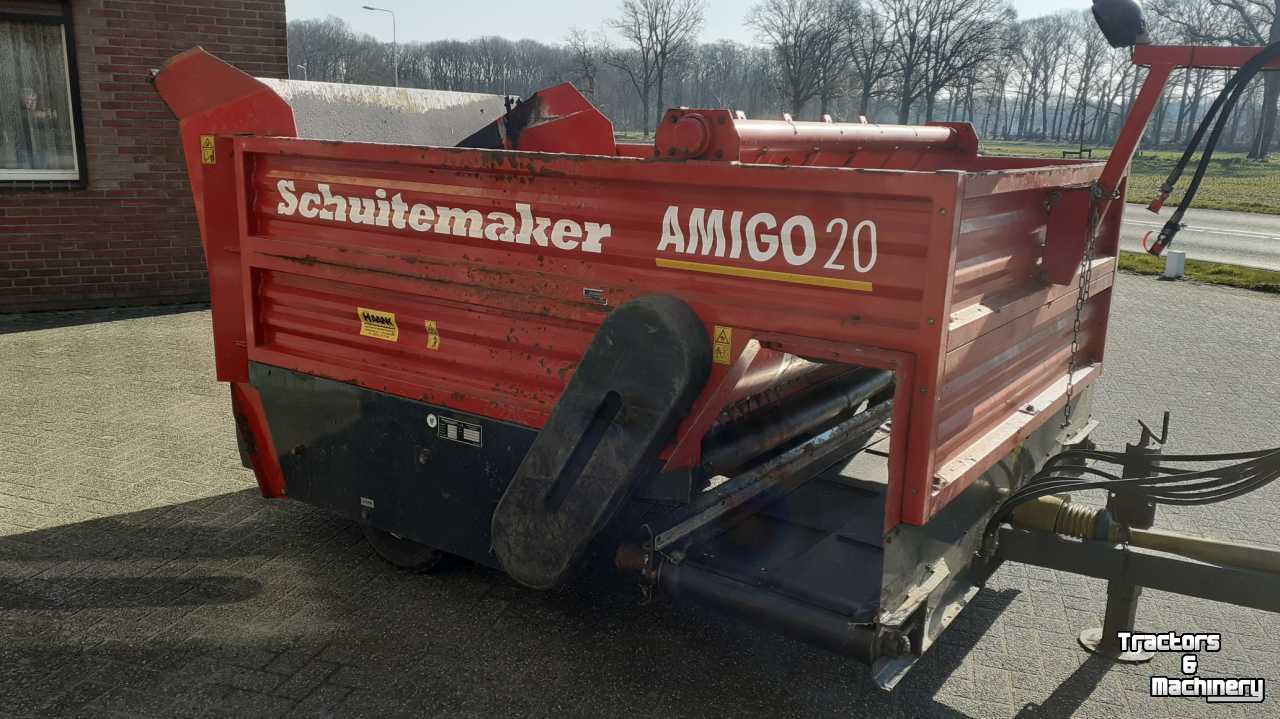 Silage-block distribution wagon Schuitemaker Amigo 20