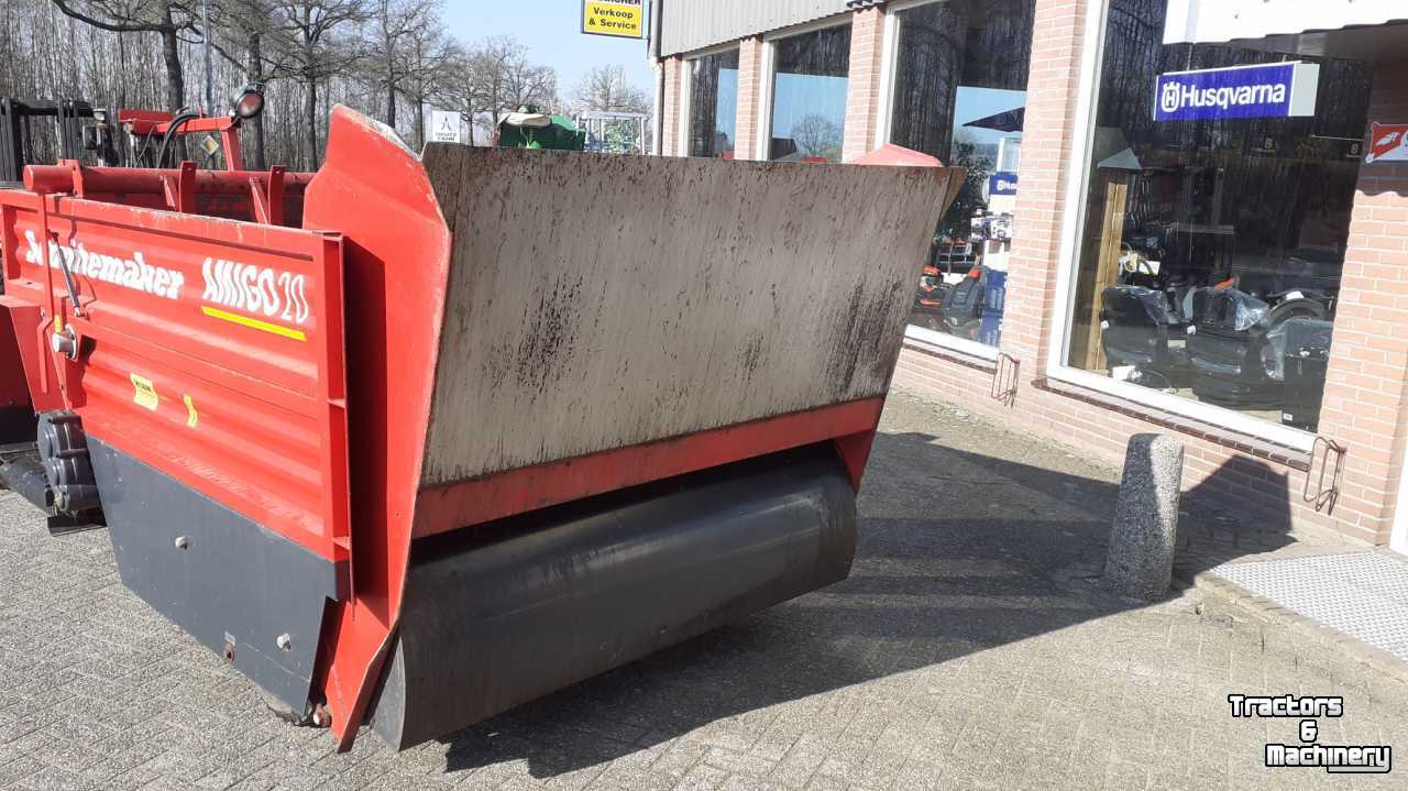 Silage-block distribution wagon Schuitemaker Amigo 20