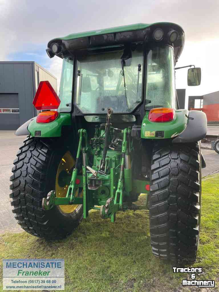 Tractors John Deere "VERKOCHT" John Deere 5820 powerquad stoll 20.1 voorlader