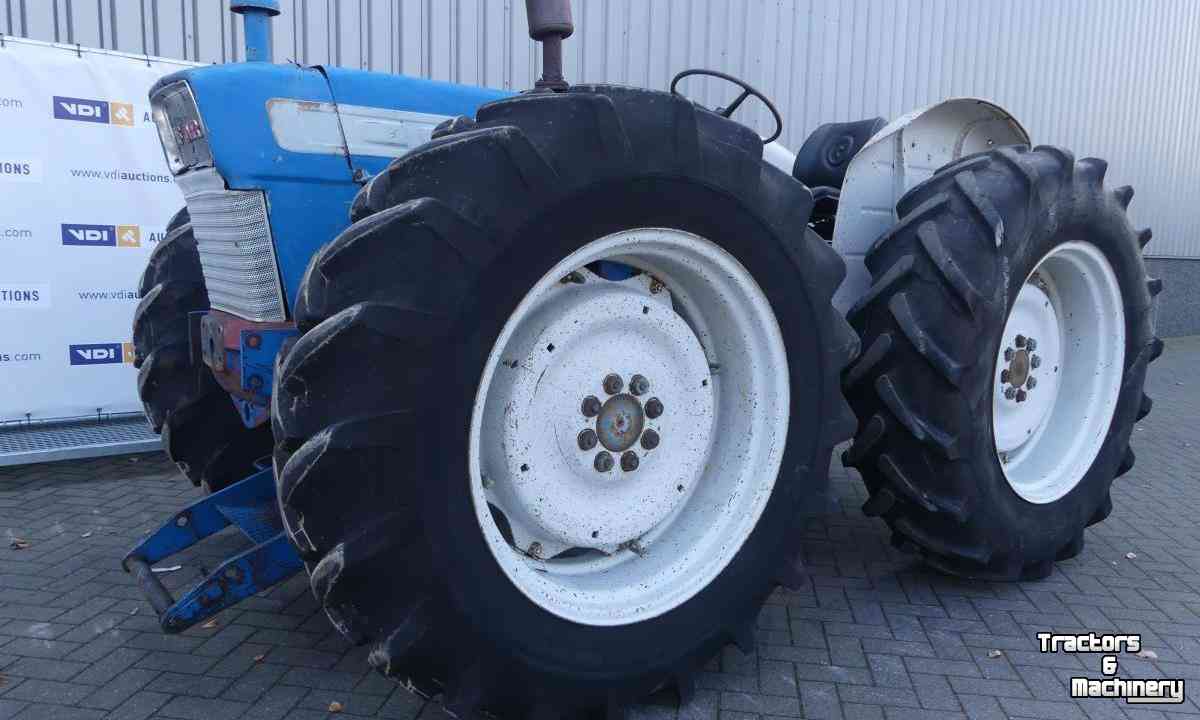 Oldtimers Ford County 654 Tractor Oldtimer