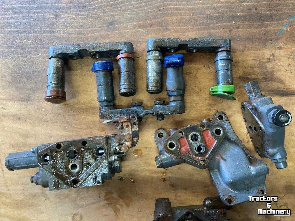 Used parts for tractors New Holland TN75N Hydrauliek