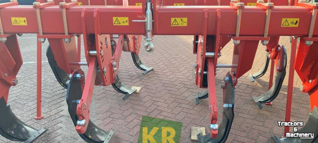 Deep subsoiler Kverneland CLI 430 Diepwoeler