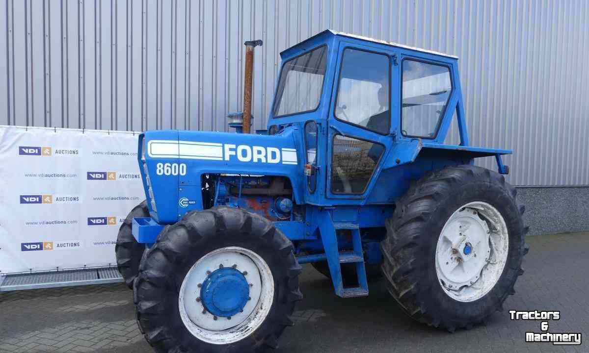 Tractors Ford 8600 4WD