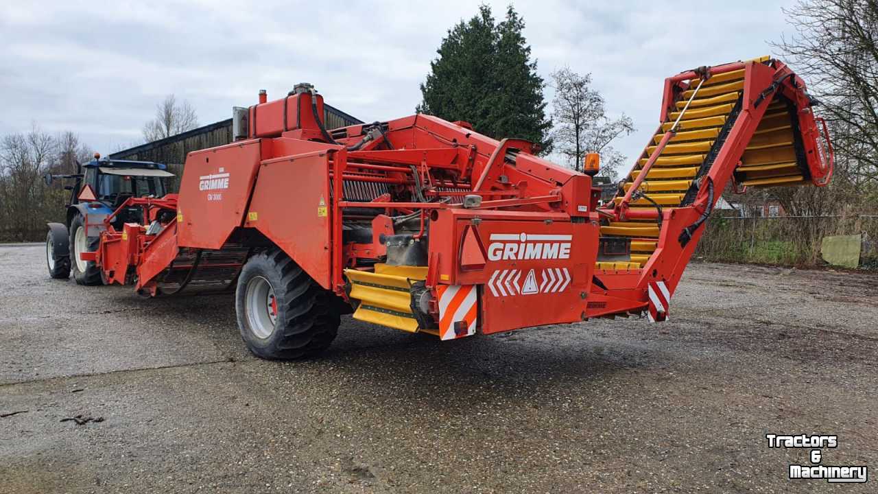 Potato harvester Grimme GV3000 getrokken 4 rij-ige aardappelrooier