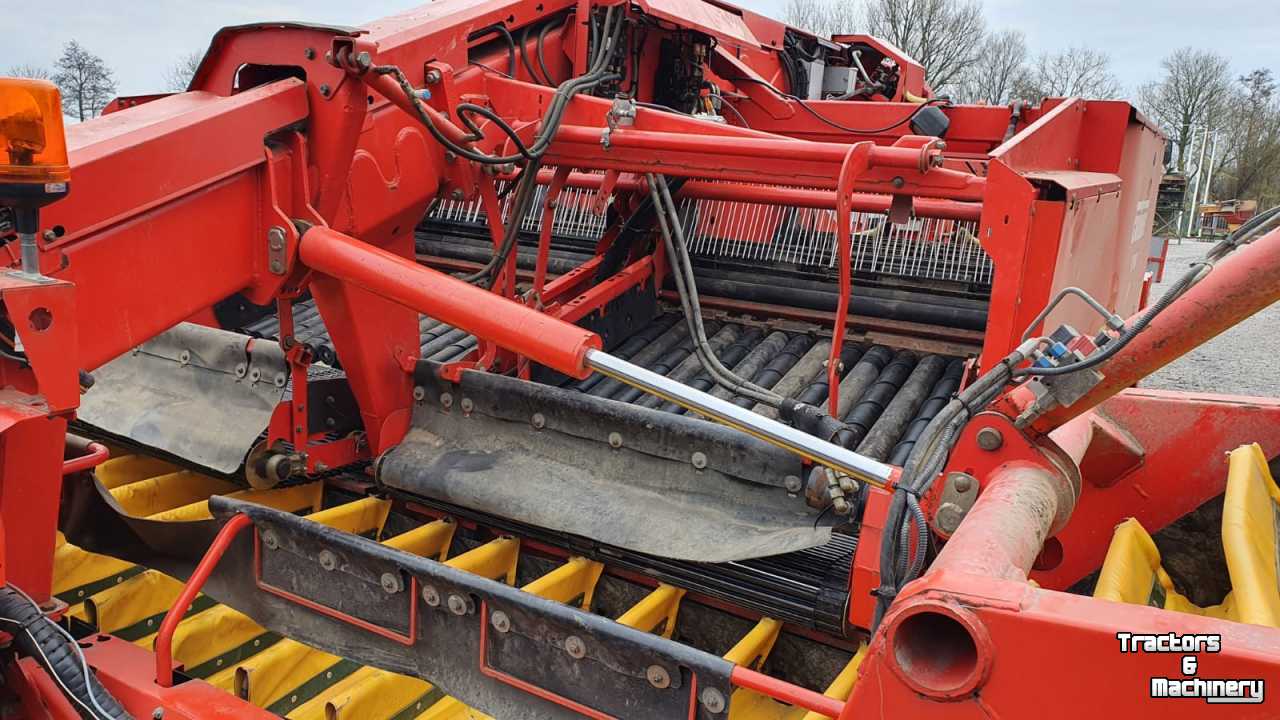 Potato harvester Grimme GV3000 getrokken 4 rij-ige aardappelrooier