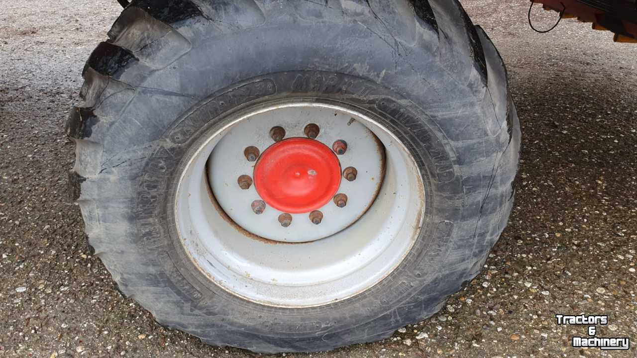 Potato harvester Grimme GV3000 getrokken 4 rij-ige aardappelrooier