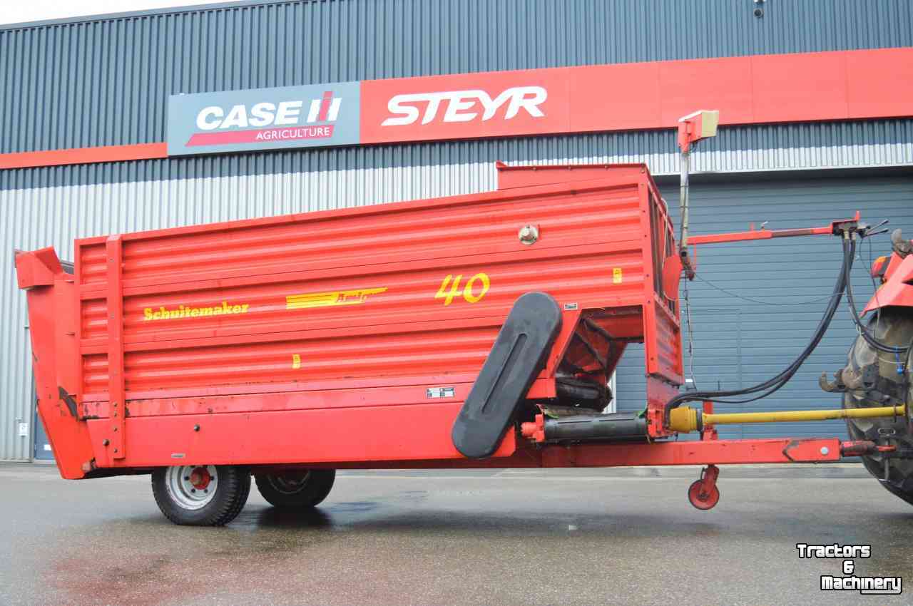 Silage-block distribution wagon Schuitemaker Amigo 40