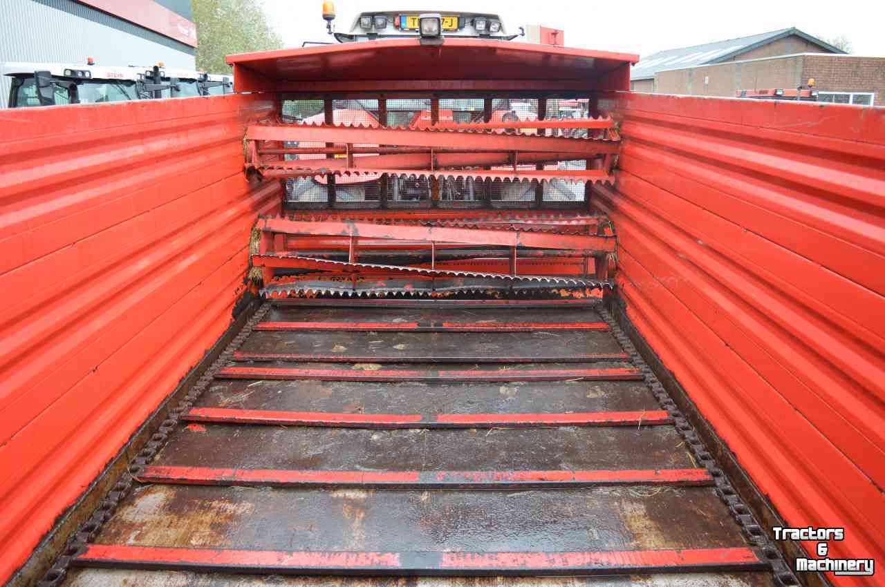 Silage-block distribution wagon Schuitemaker Amigo 40