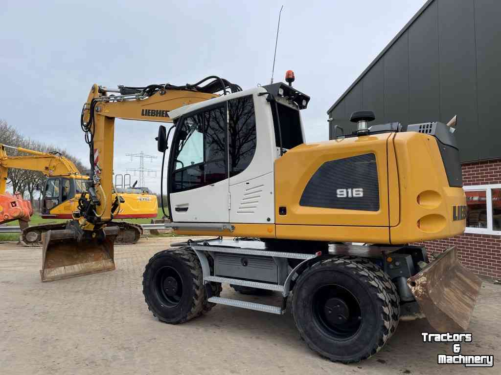 Excavator mobile Liebherr 916