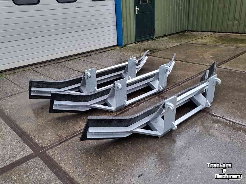 Rubber yard scraper Berg Rubberschuif euro-aanspan