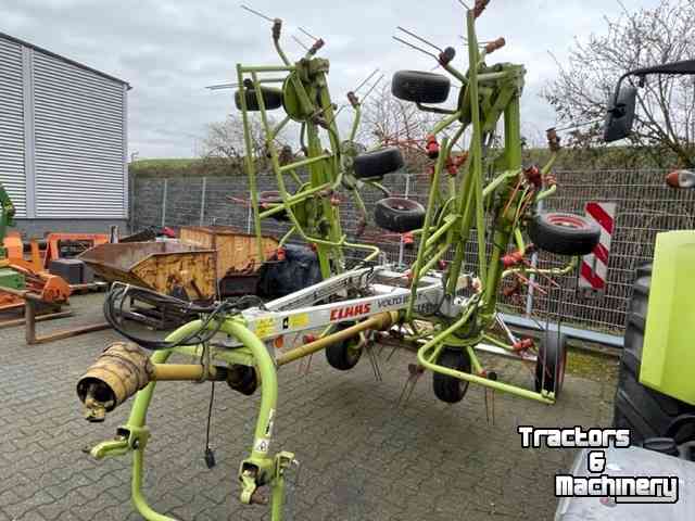 Tedder Claas Volto 870 T schudder