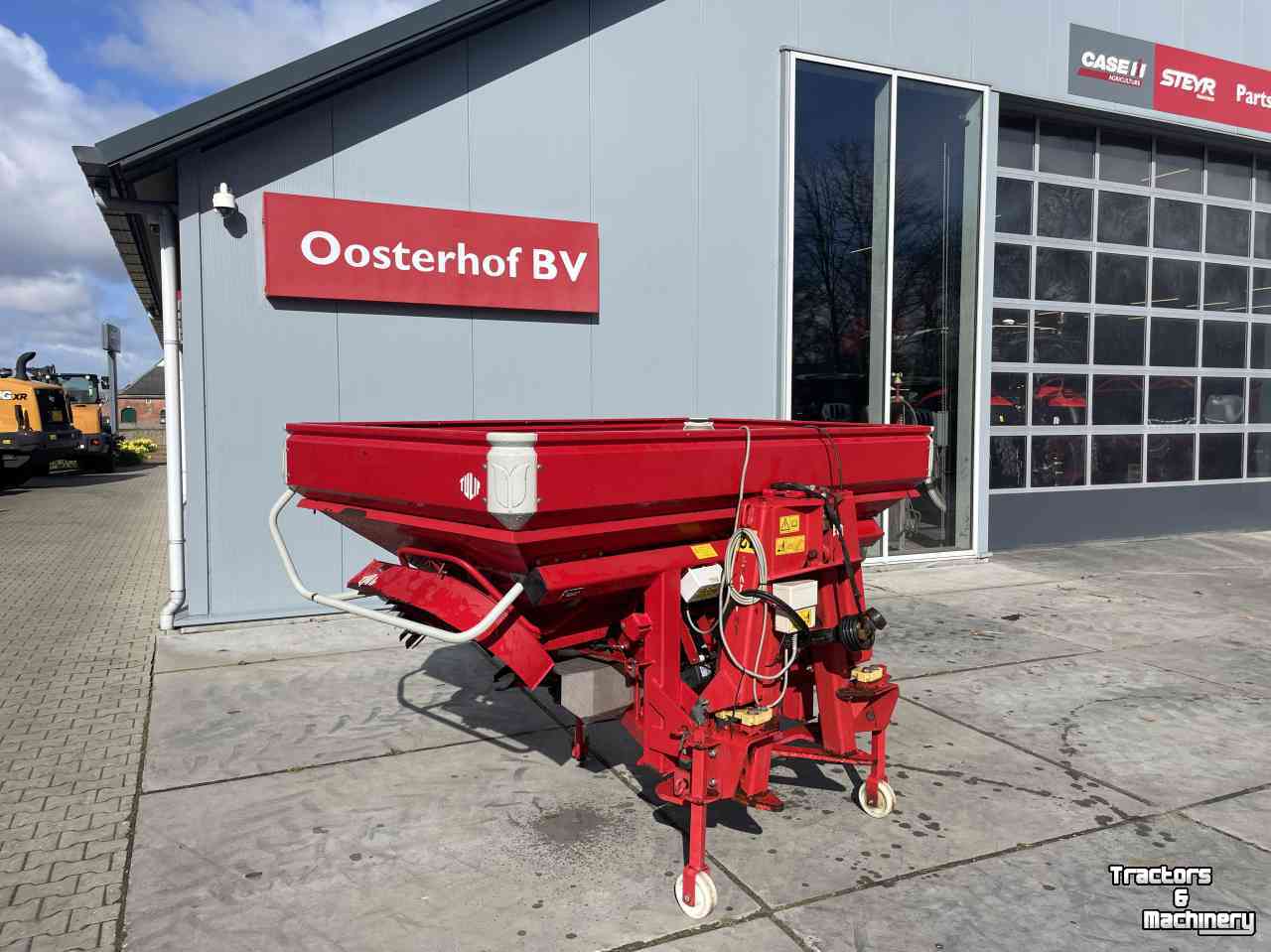 Fertilizer spreader Tulip SXC 2500 centerliner met Lely weegbok