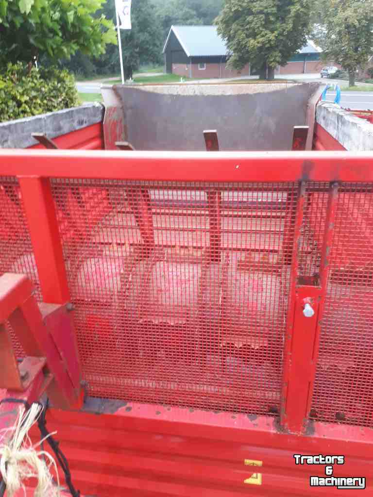 Silage-block distribution wagon Schuitemaker amigo 30 S+ W