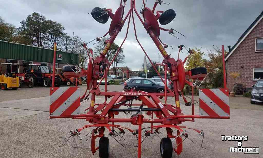 Tedder Lely Lotus 770