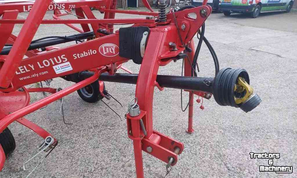 Tedder Lely Lotus 770