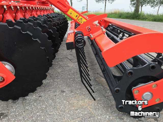 Disc harrow Kubota Schijveneg CD2300 Kverneland