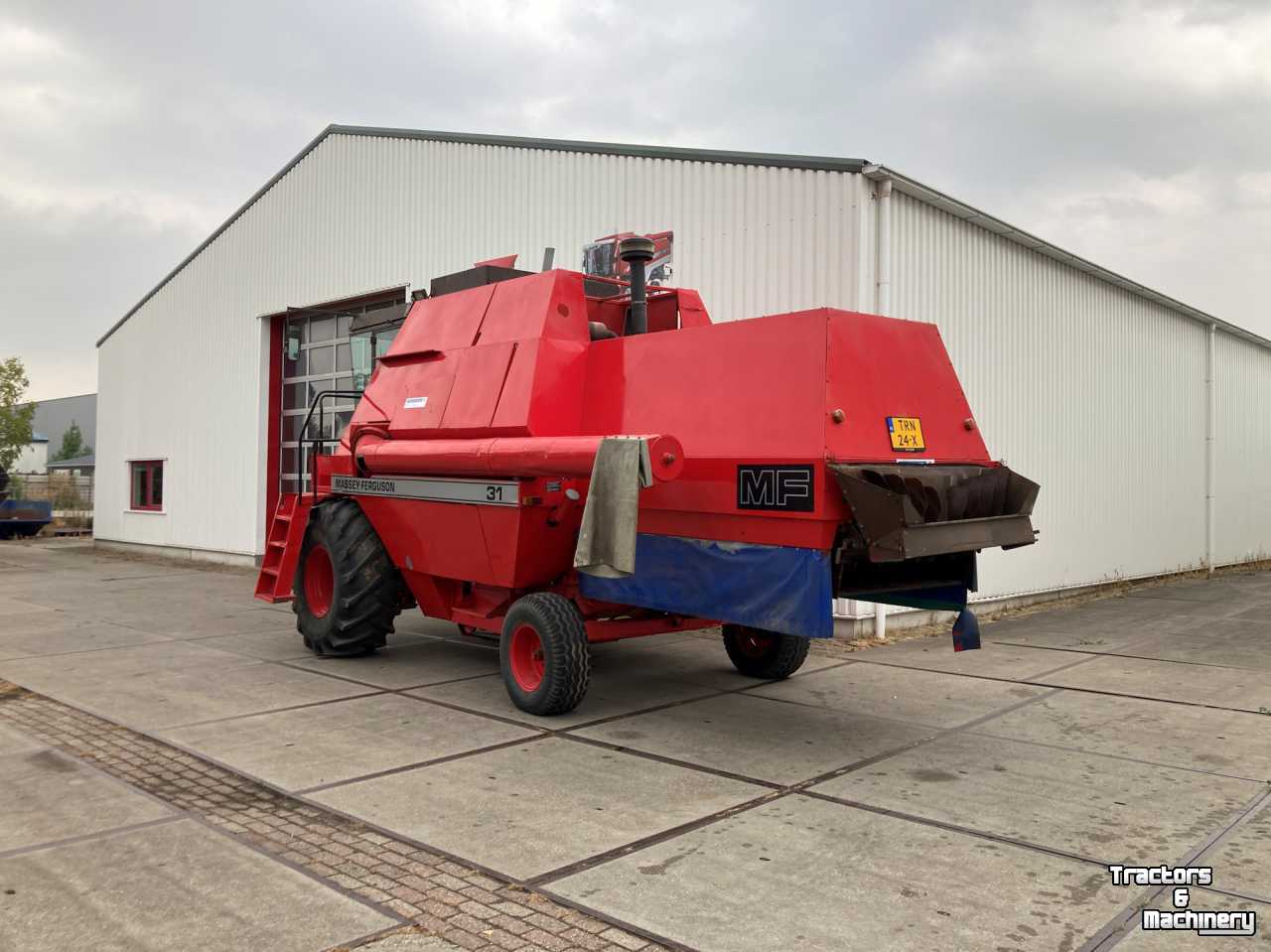 Combine Massey Ferguson 31