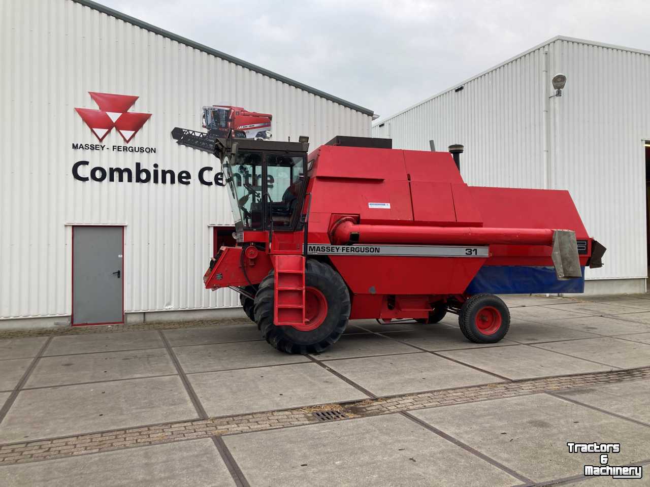 Combine Massey Ferguson 31