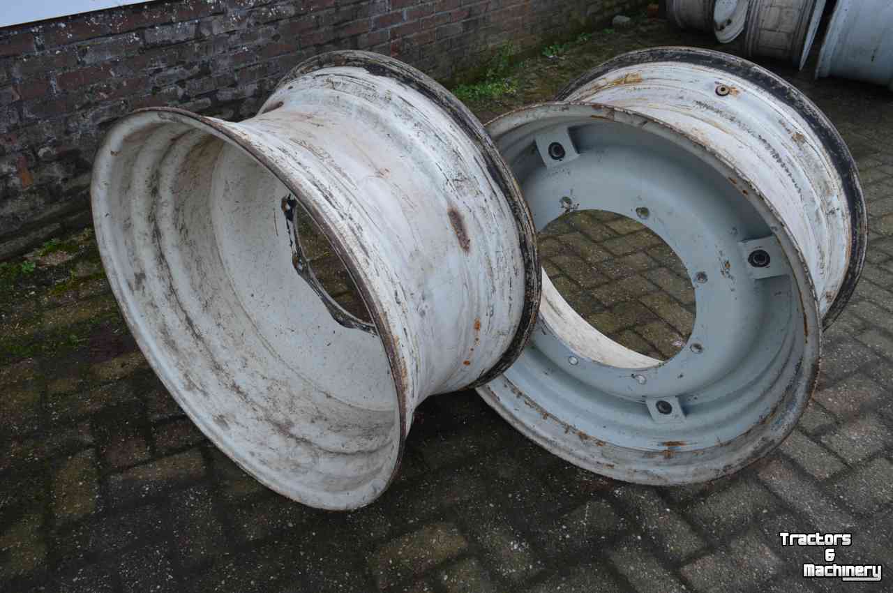 Wheels, Tyres, Rims & Dual spacers Steyr 14x30