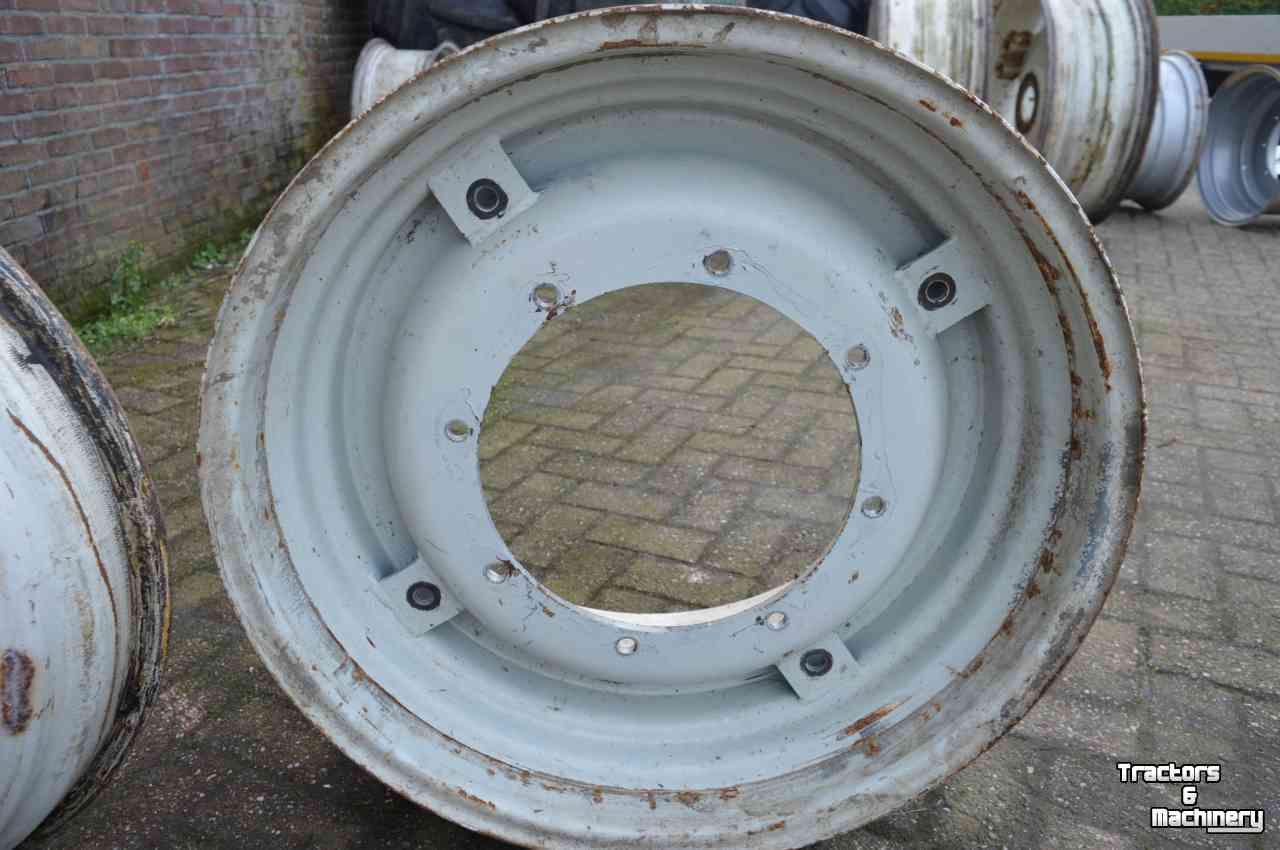 Wheels, Tyres, Rims & Dual spacers Steyr 14x30