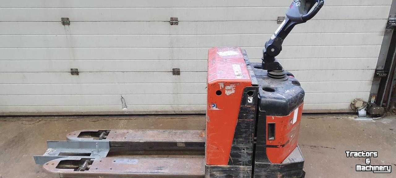 Hand pallettruck BT Meeloop elektrische palletwagen