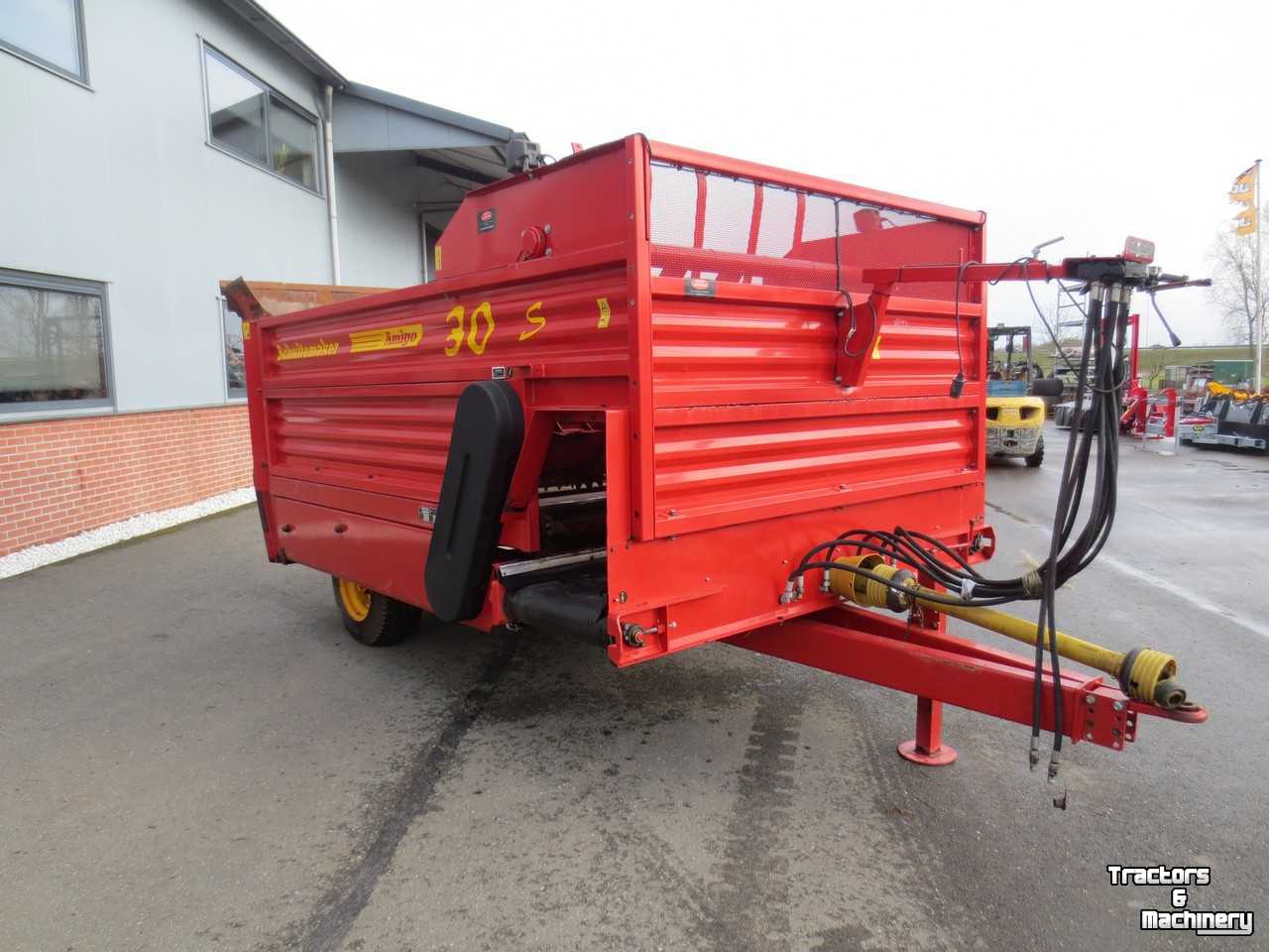 Silage-block distribution wagon Schuitemaker Amigo 30S