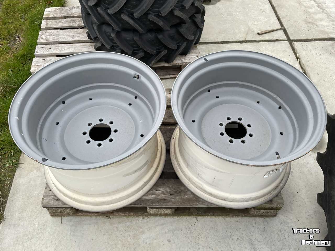 Wheels, Tyres, Rims & Dual spacers  24 inch Deutz-Fahr velgen 8 gaats