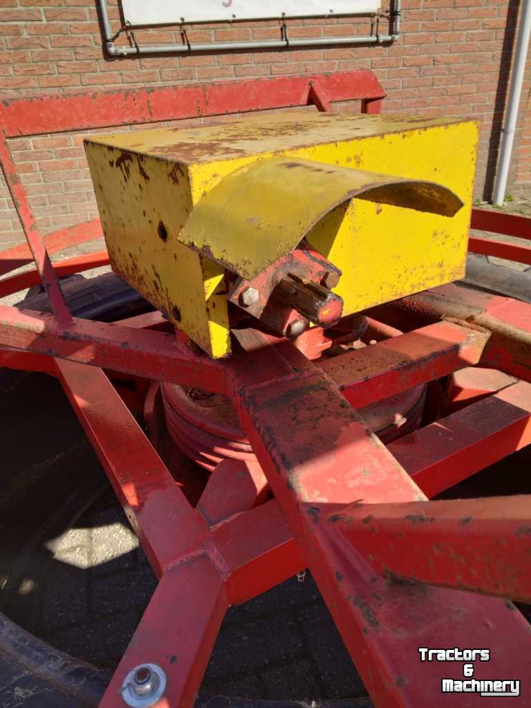 Feed sweeper wheel Rogedi aangedreven voerband