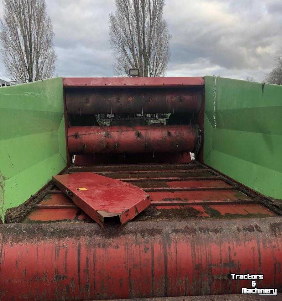 Silage-block distribution wagon Strautmann BVW 801 Blokkendoseerwagen Blokkenwagen