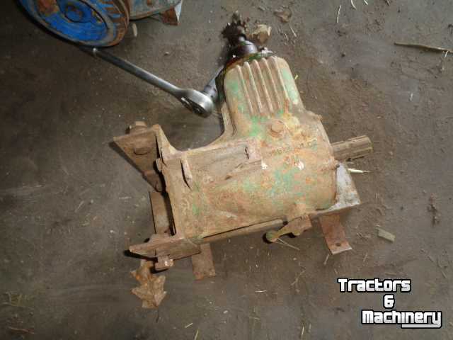 Used parts for tractors  aftakas poelie aandrijving