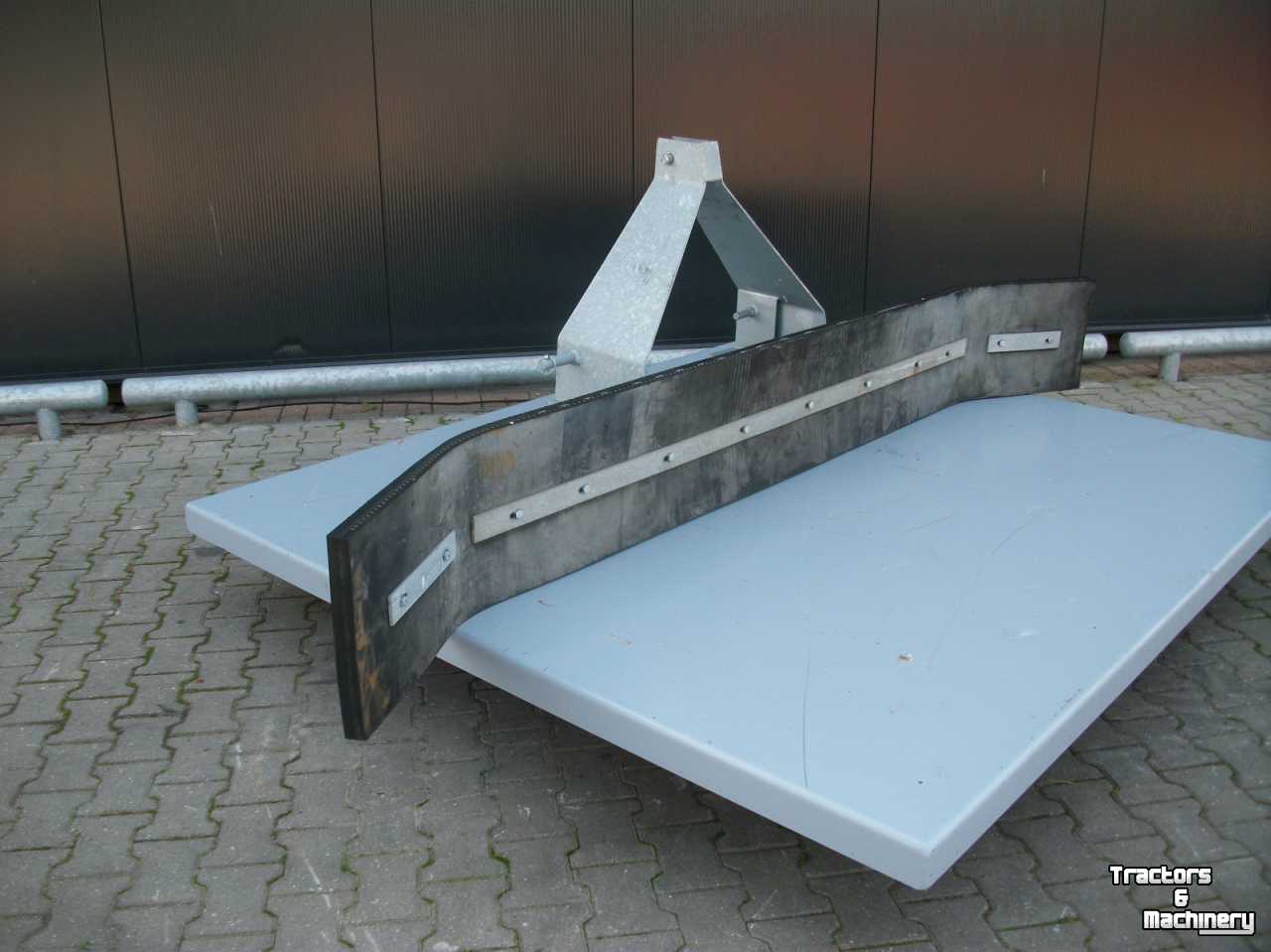 Rubber yard scraper Hofstede NIEUW.  rubberschuif rubber sneeuw modder voer erf schuif schuiver