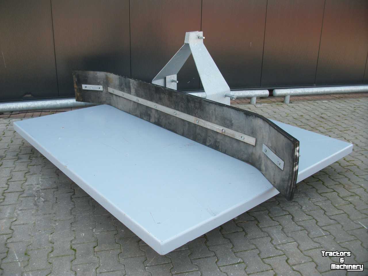 Rubber yard scraper Hofstede NIEUW.  rubberschuif rubber sneeuw modder voer erf schuif schuiver