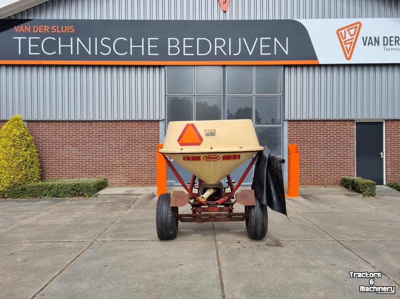 Fertilizer spreader Vicon Kunstmeststrooier