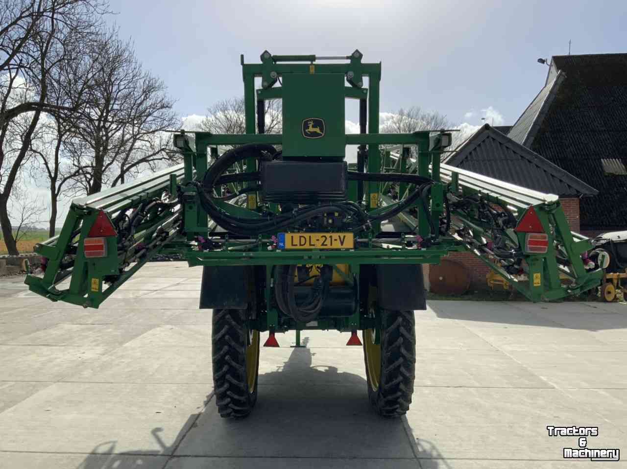 Fieldsprayer pull-type John Deere M732i | 33 meter | Isobus | Autofill en AutoDilute