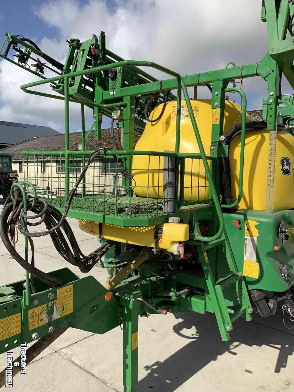 Fieldsprayer pull-type John Deere M732i | 33 meter | Isobus | Autofill en AutoDilute