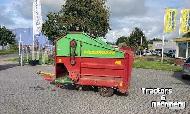 Silage-block distribution wagon Strautmann BVW Blokkenwagen