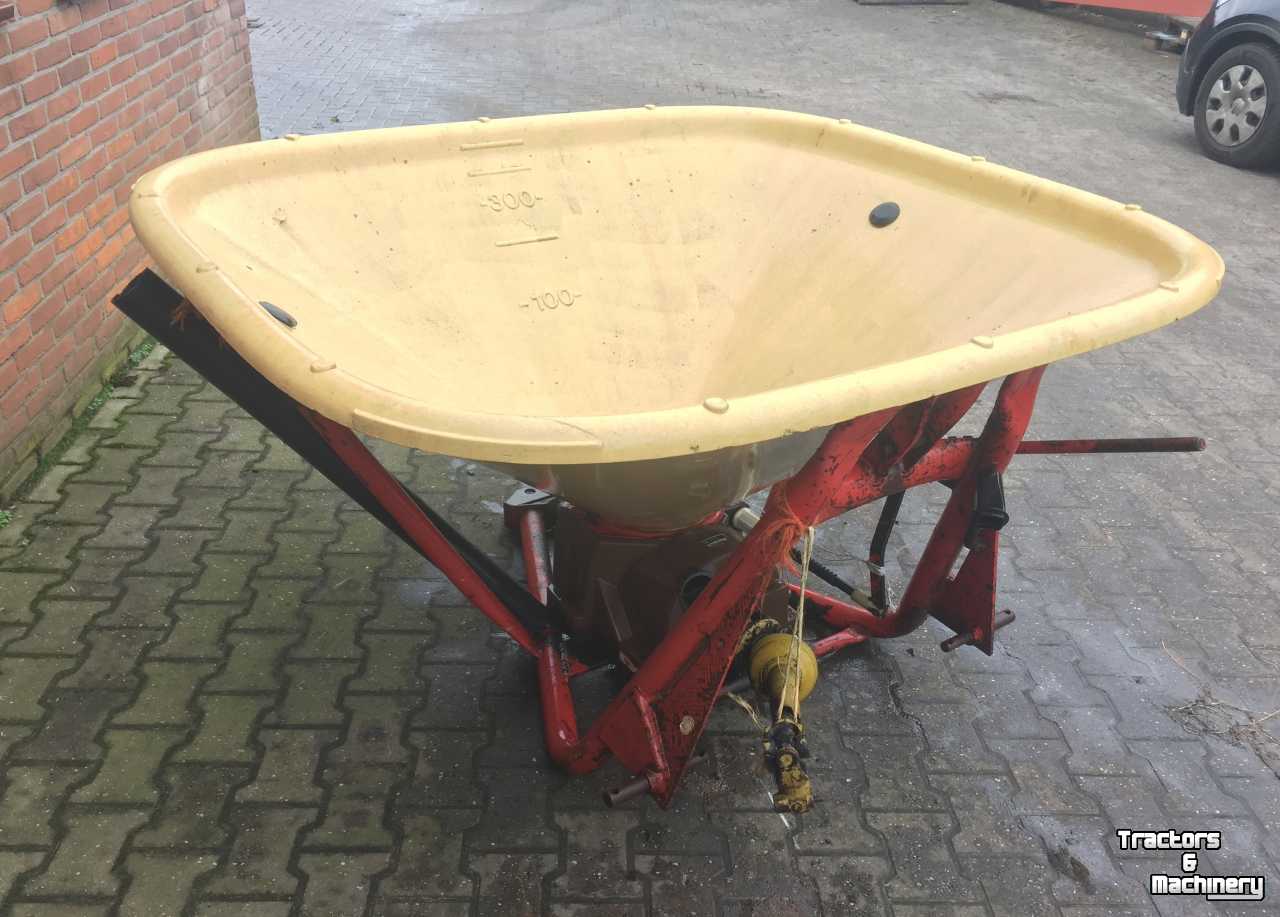 Fertilizer spreader Vicon Kunstmeststrooier Mestverwerking