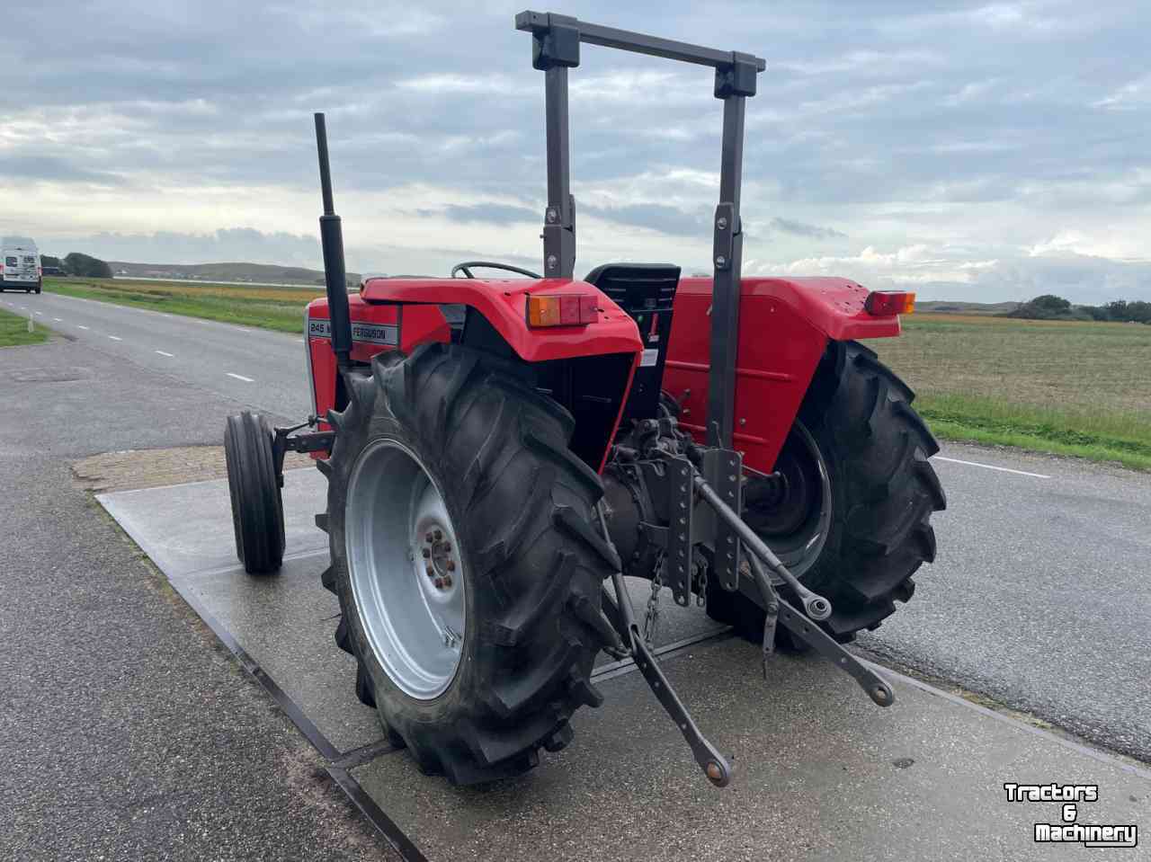 Tractors Massey Ferguson 245