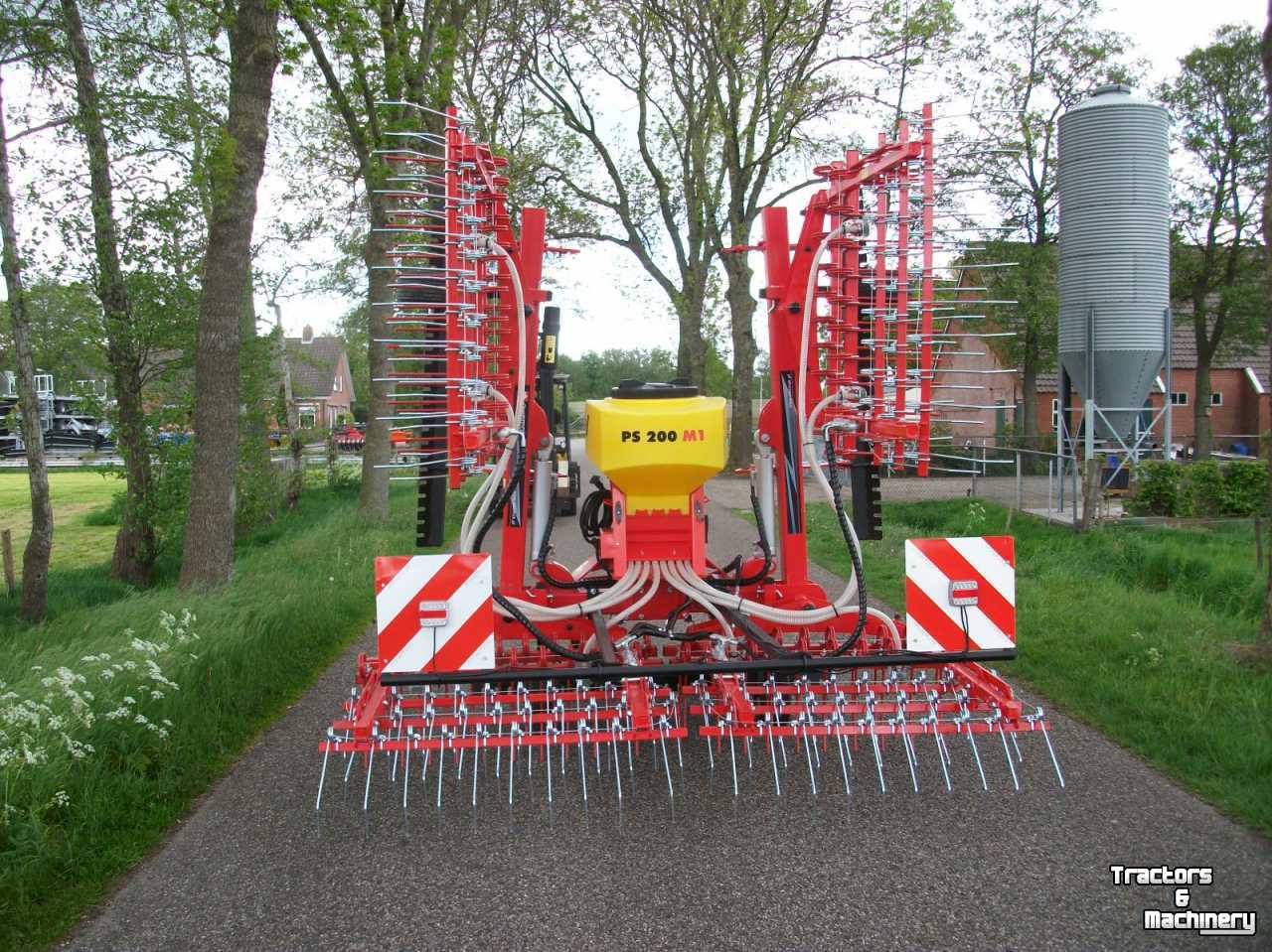 Other Hofstede NIEUW. Grasland weeder wiedeg  wied eg green groen door zaaier zaai machine