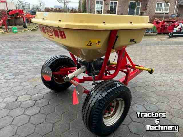 Fertilizer spreader Vicon PS DS pendelstrooier met strooicomputer