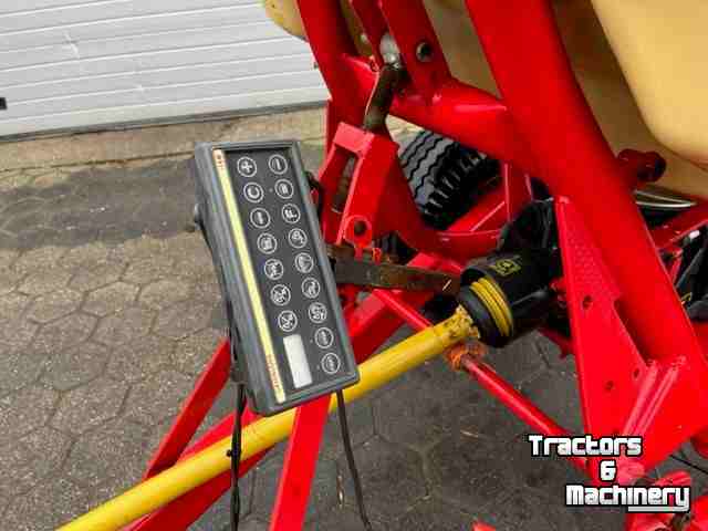 Fertilizer spreader Vicon PS DS pendelstrooier met strooicomputer