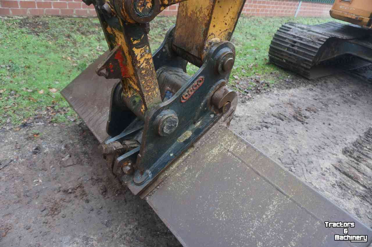 Excavator tracks Case 9013