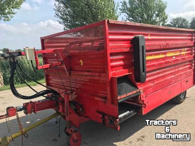 Silage-block distribution wagon Schuitemaker Amigo 40 S